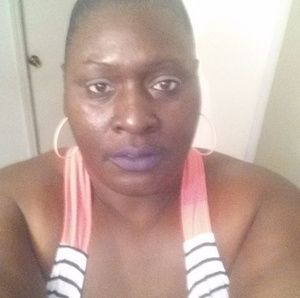 Meet your Posher, Cynthia